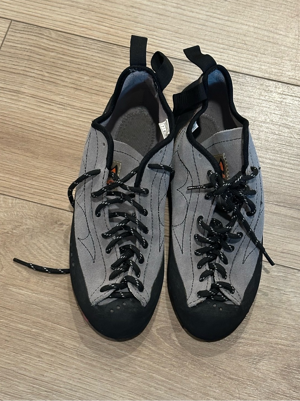Mens Mad Rock Climbing Shoes - Size US 7